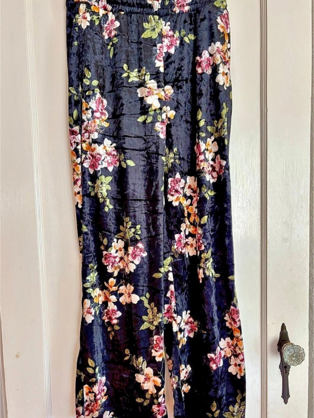 3rd + MALT Floral Wide Leg Pants in Black & Pink Size Small Like New
